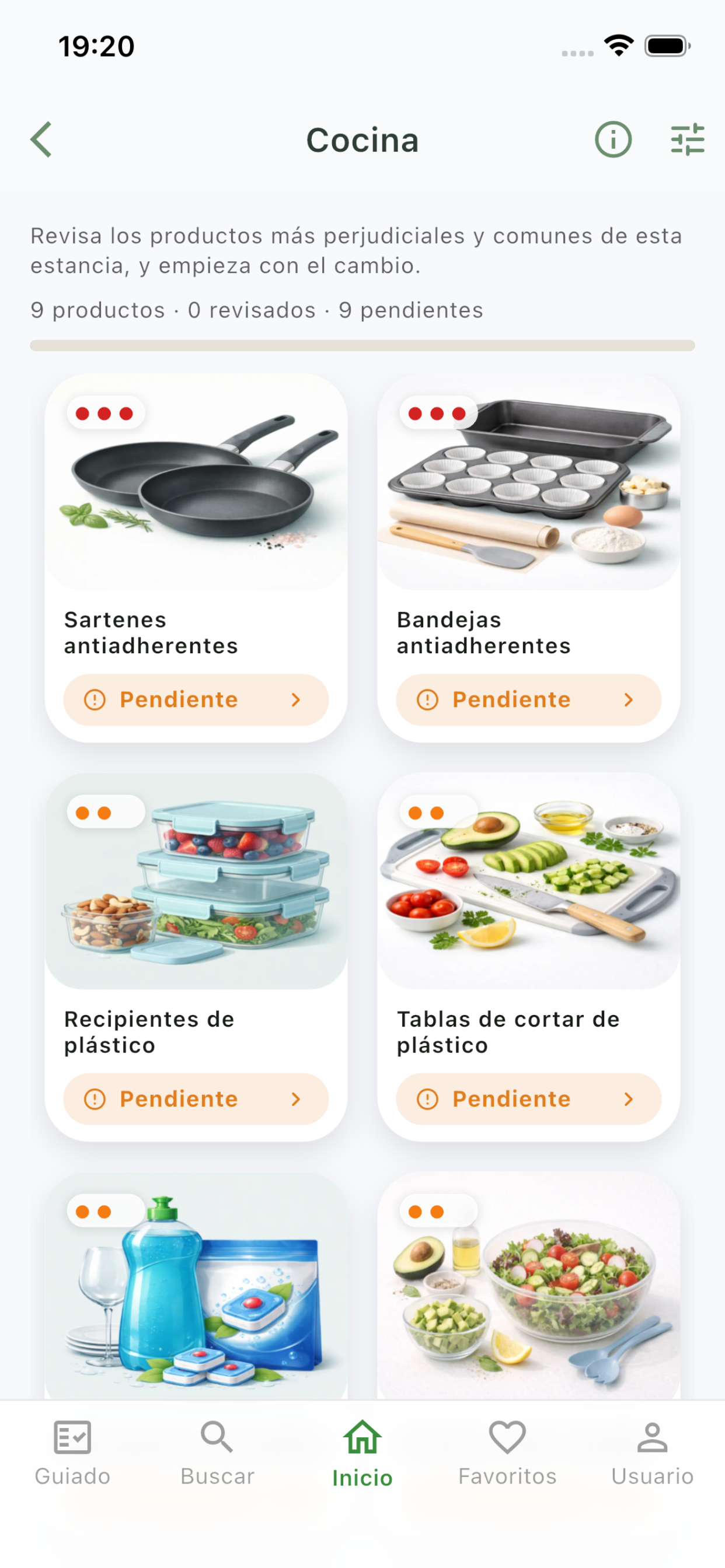 Pantalla de cocina con productos por revisar